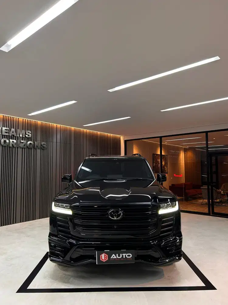 Toyota Land Cruiser LC300 VXR 2025 LC Hitam Km2rb Nik 2024 B1799EJG