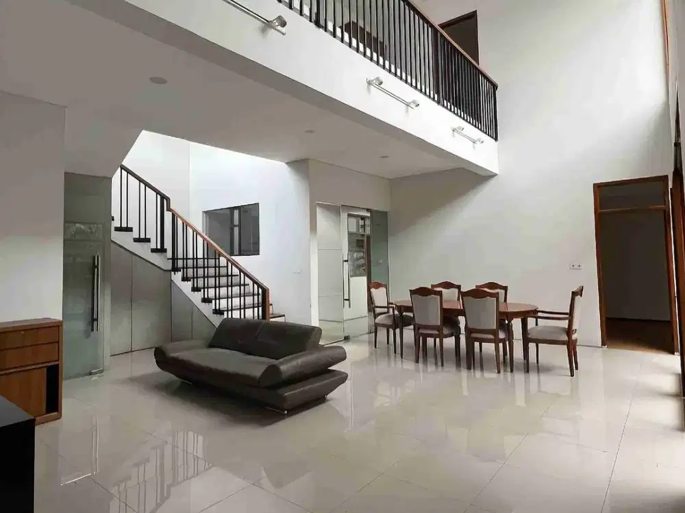 Singgasana Pradana Mekarwangi Disewa Rumah Besar Lux