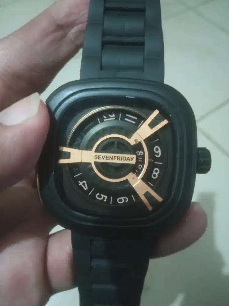 Jam tangan pria seven friday
