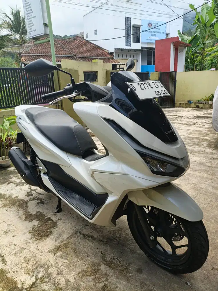 Pcx new 160 tahun 2025 low km 4rb/tt boleh gan cash lebih bagus
