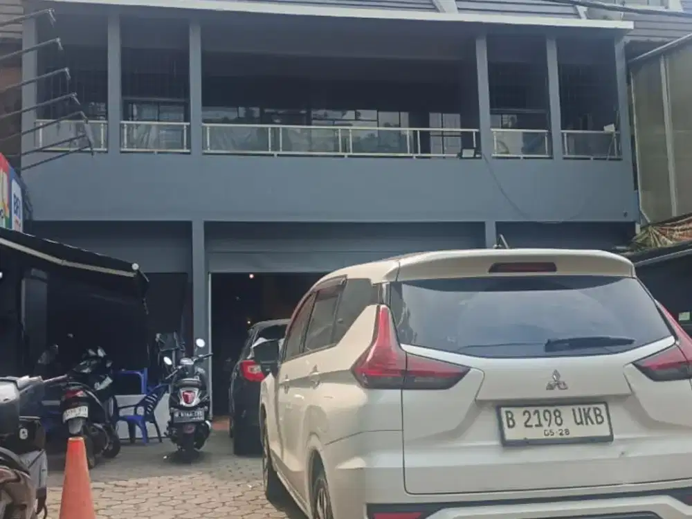 Disewakan / Dijual  Bangunan Ruko Gandeng 4 Lantai dekat Blok M