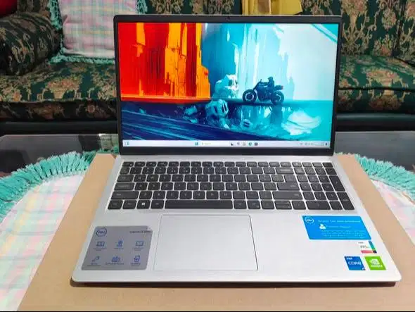 Laptop dell inspiron 15 3511 premium kondisi mulus seperti baru