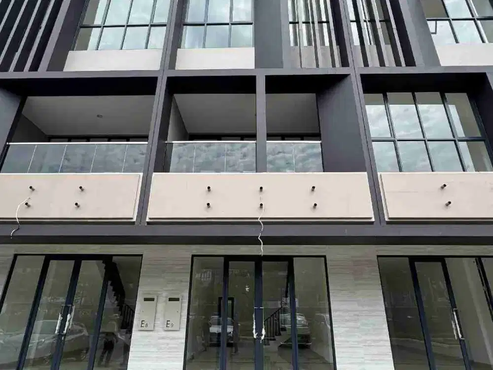 murah banget ruko 3 lantai hadap jalan utama siap pakai BSD