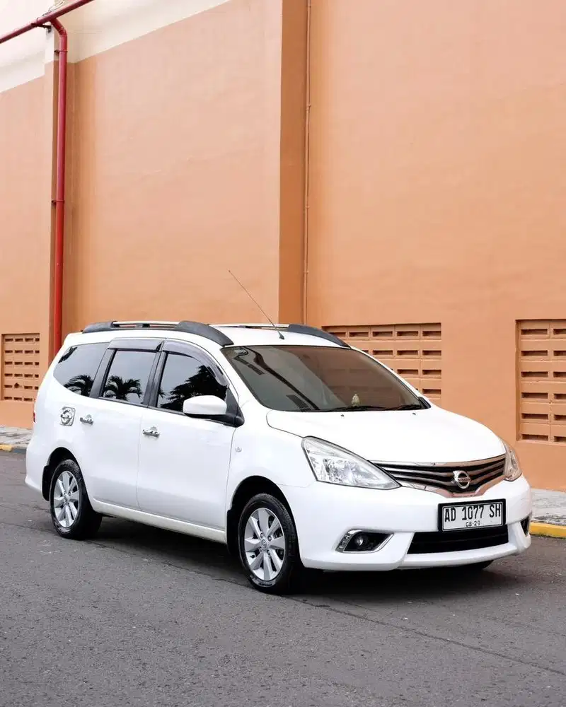 (DP 17jt) NISSAN GRAND LIVINA 1.5 SV MT 2014
