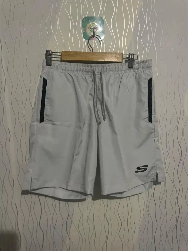 skechers short pants for man size M
