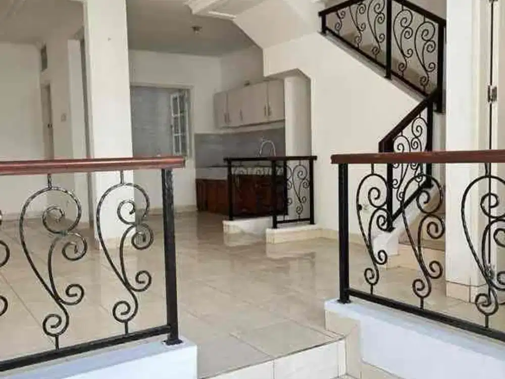 Rumah 3 lantai,lebar 6 ,Gading grande,Kelapa Gading