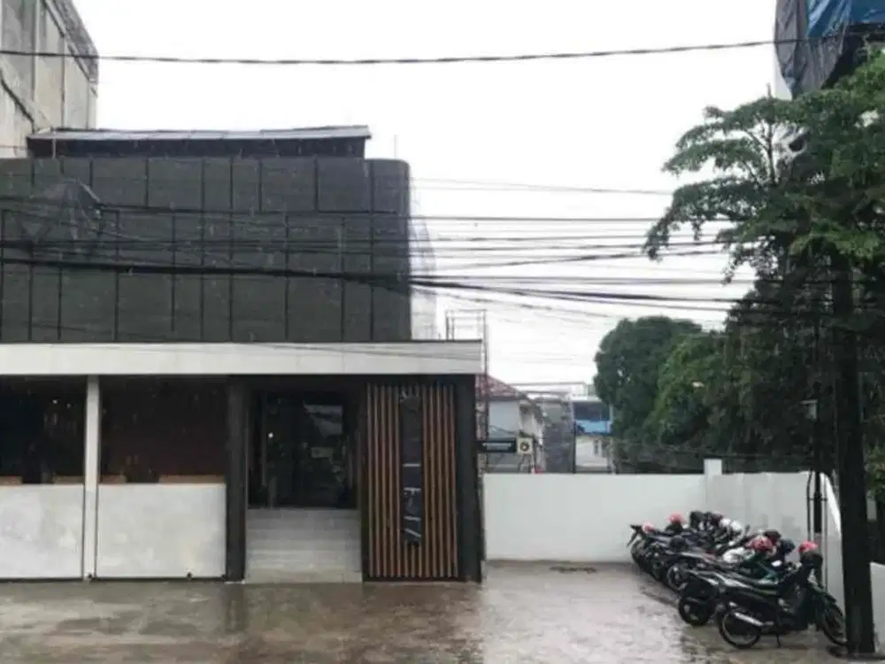 Dijual tempat strategis dan menghasilkan income dengan brand terkenal