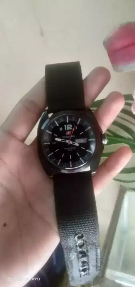 Jam tangan pria