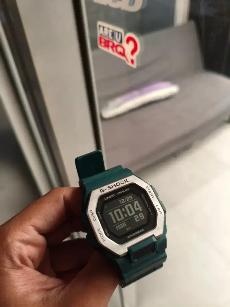 Jam tangan Casio GBX-100 Digital