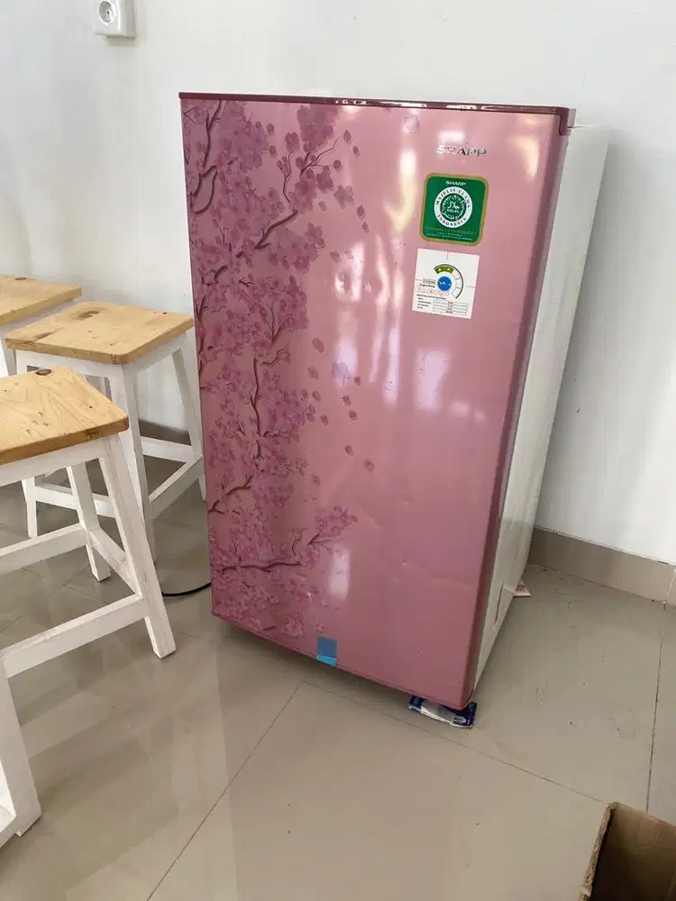 Kulkas bekas dijual mau pindah
