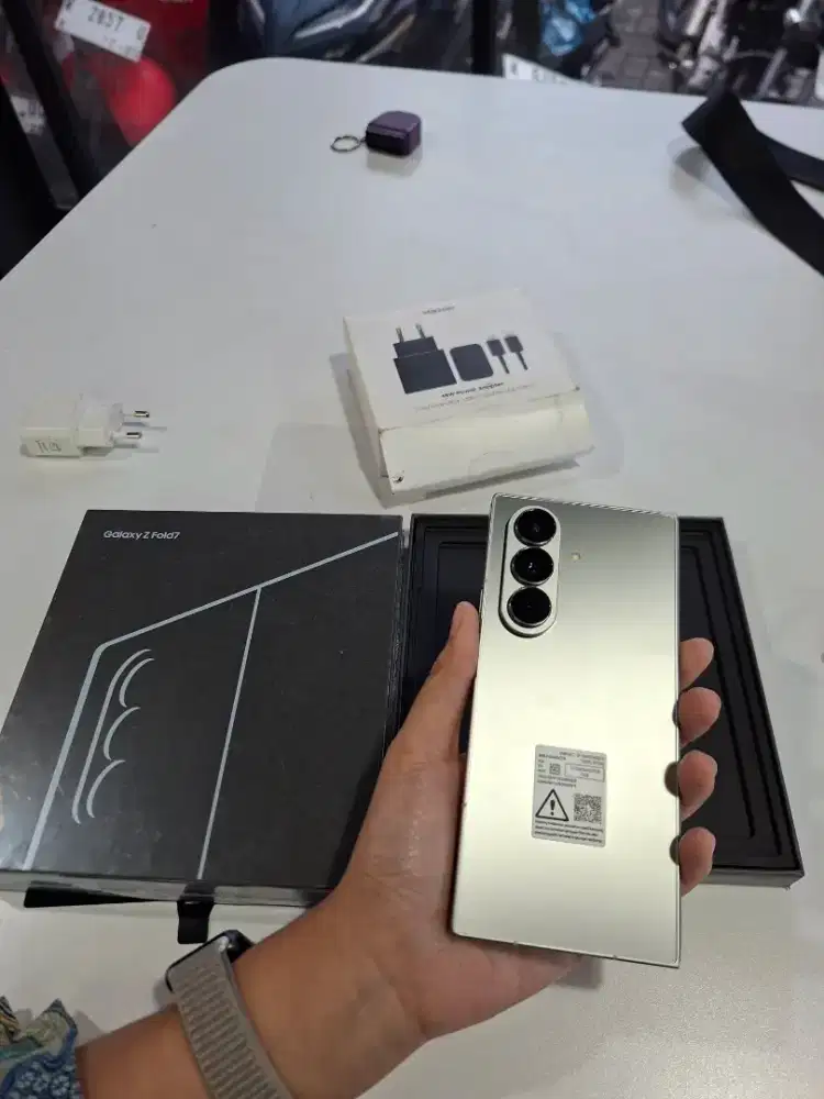 SAMSUNG Z FOLD7 RAM 12/512 TERMURAH SISA 1 UNIT FREE ADAPTOR