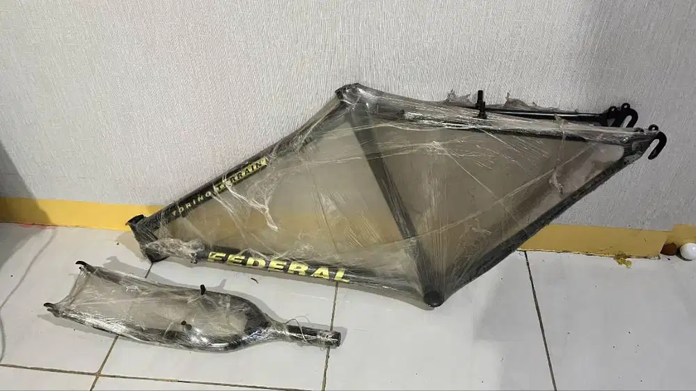 Frame + Fork Sepeda Federal Torino Terrain cat original, patina