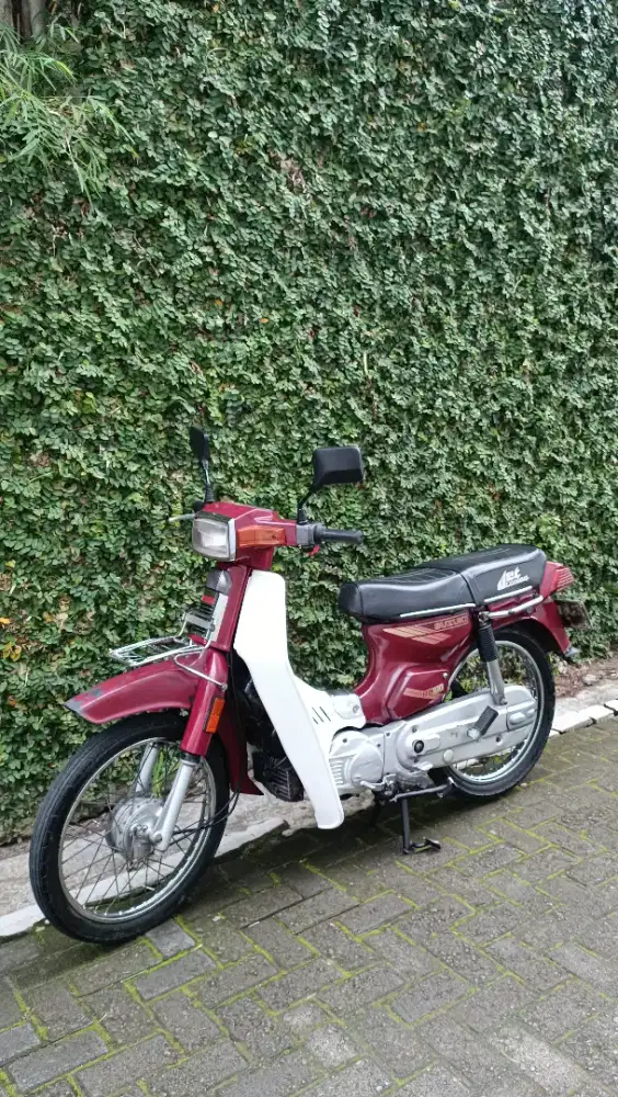 Suzuki RC 100 Spirit 1990