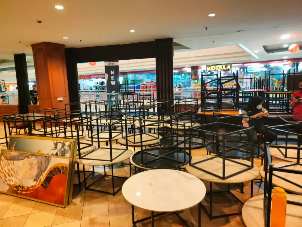 MEJA LESEHAN EKS CAFE