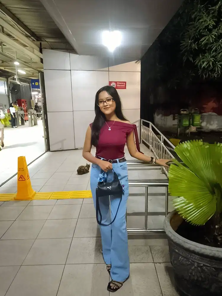 mencari pekerjaan apapun itu