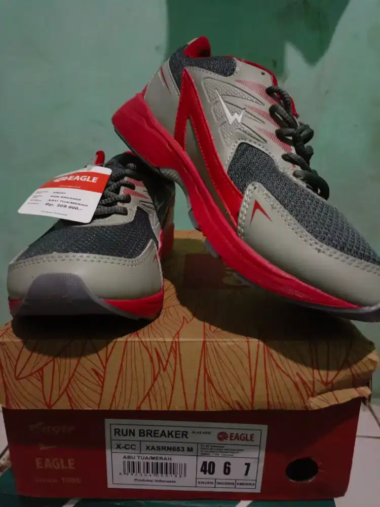 Sepatu Eagle Run Breaker
