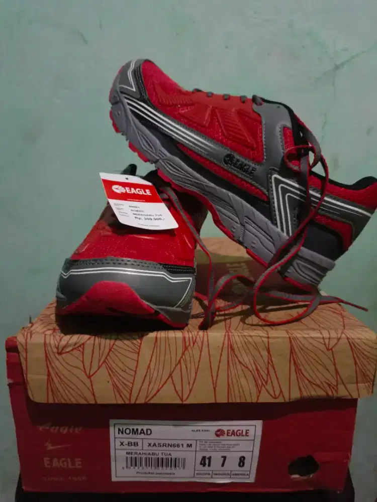 Sepatu Eagle Nomad