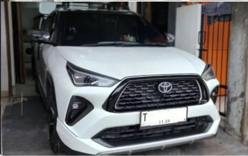 Toyota Yaris Cross 1.5 S HEV GR-S TSS 2023 - Putih Mutiara