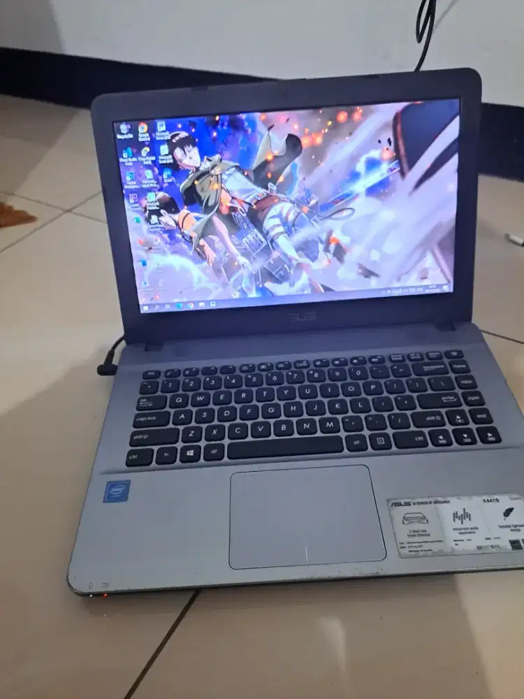 Laptop Asus Spesifikasi ada difoto