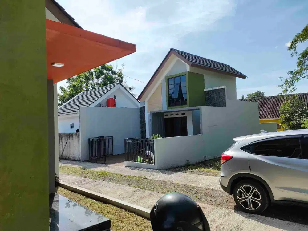 rumah dua lantai di barat lampu merah (balong) jl palagan km 16