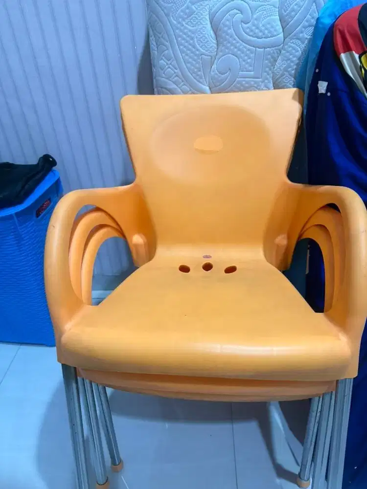 Bagku plastik tebal dan elastis