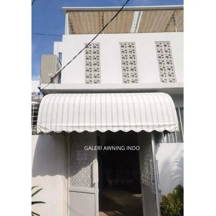 Sentuhan Elegan pada Hunian dengan Kanopi Kain Awning