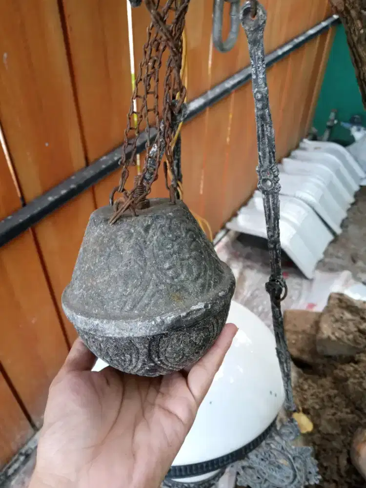 Lampu antik peninggalan zaman dulu