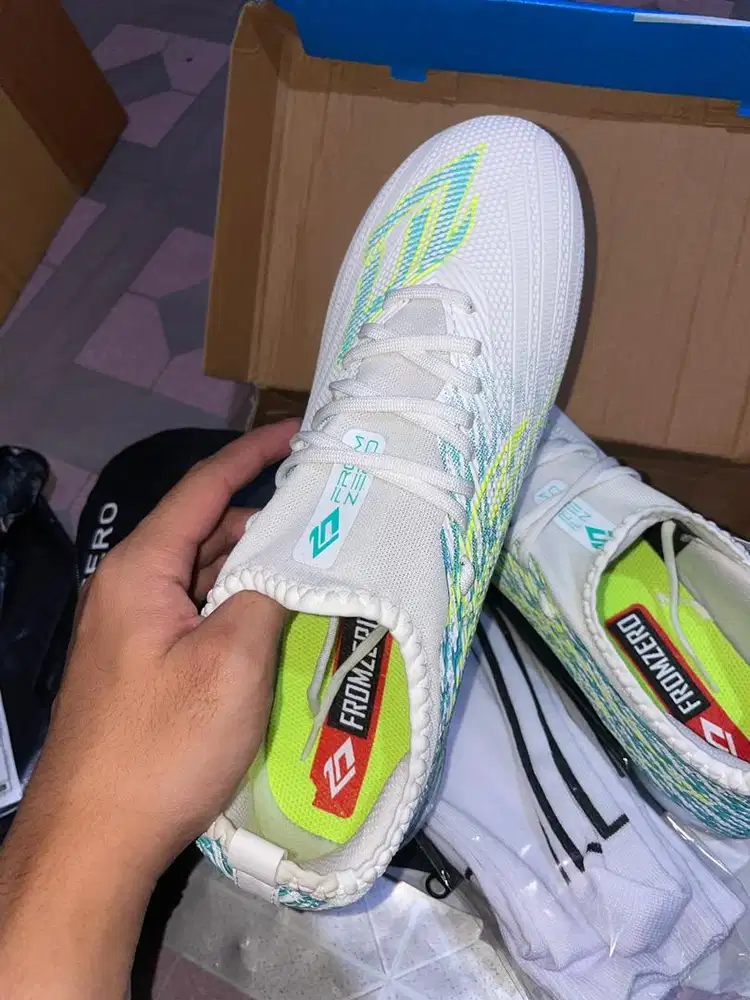 Jual sepatu bola from zero baru