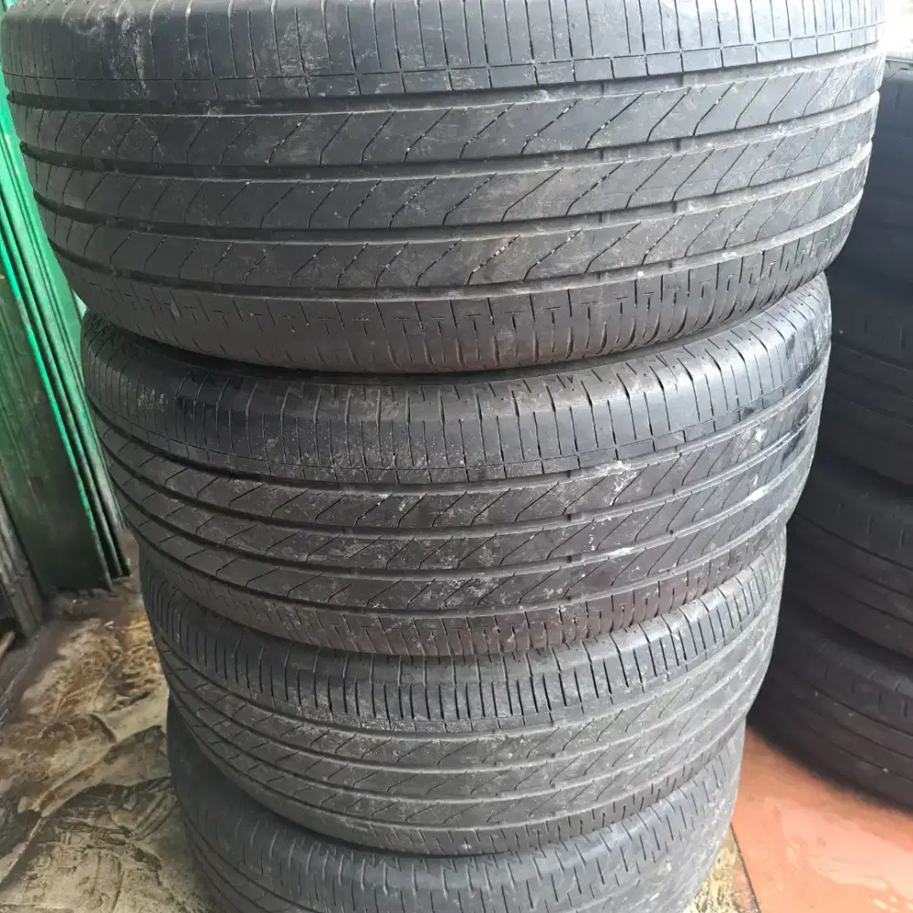 Ban 215 55 17 bridgestone turanza hrv juke innova dll