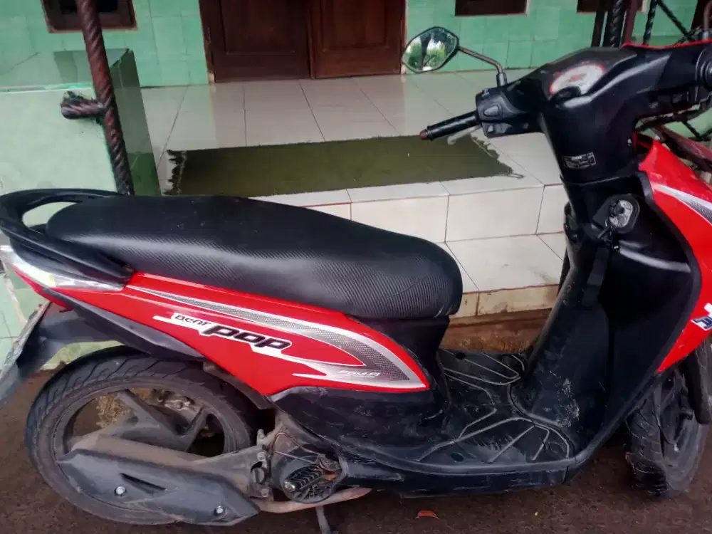 Dijual sepeda motor merk Honda beat pop