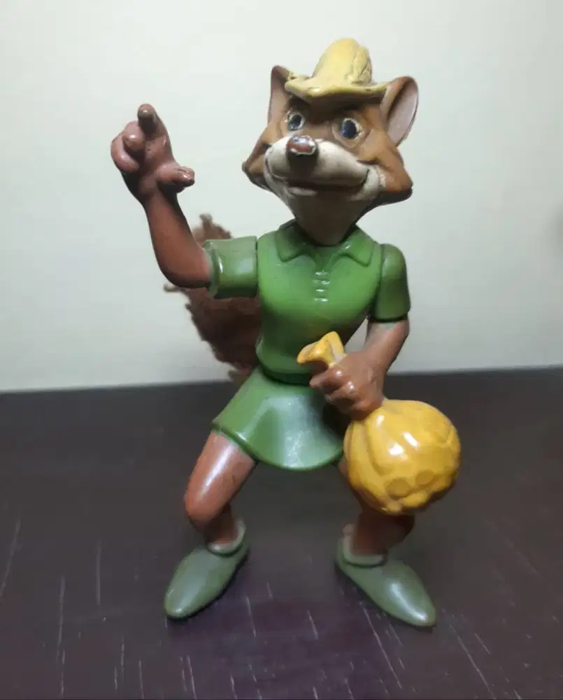 Mainan Vintage Figure Robin Hood McDonald's 1995 Original DIsney