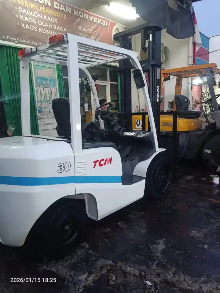 Forklift TCM 3 Ton,Tiang 4 Meter,Matic,Mesin Isuzu C240,Tahun 2020
