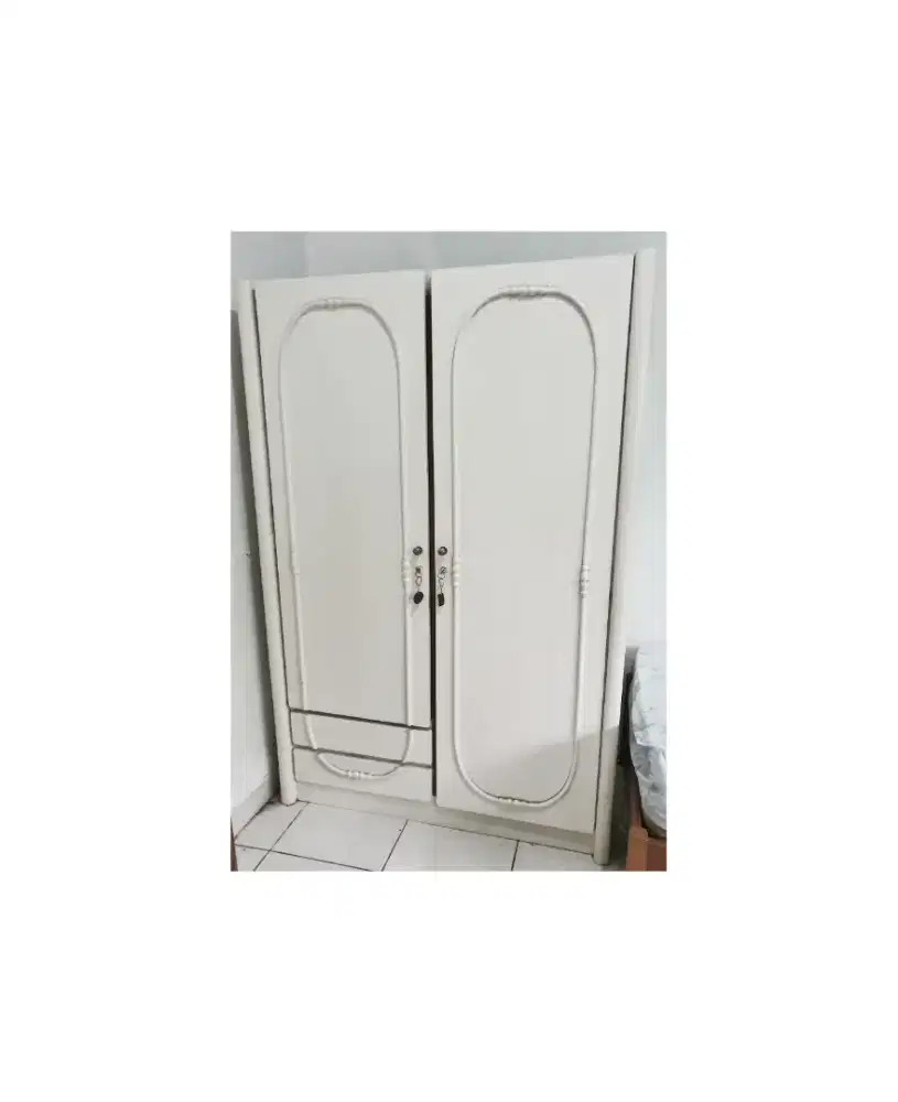 Dijual Lemari Pakaian (2 Pintu)