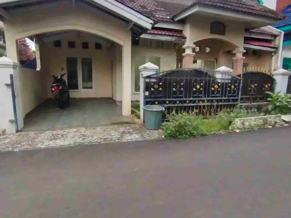Dijual rumah di perumahan Dukuh zamrud Mustika jaya Bekasi Kota