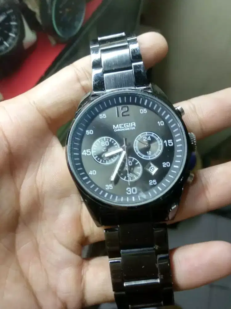 Jam tangan pria megir