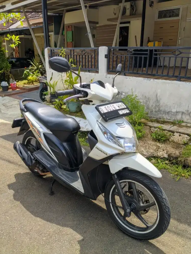 Honda Beat Karbu Putih  Th. 2012 Joss Mantul