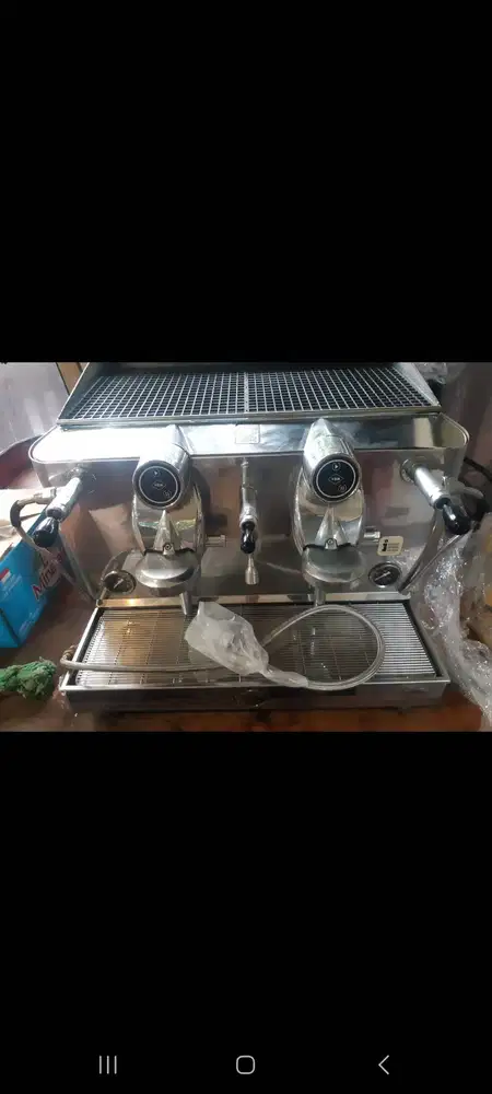 Mesin kopi vbm lolo 2grup + grinder compak k3