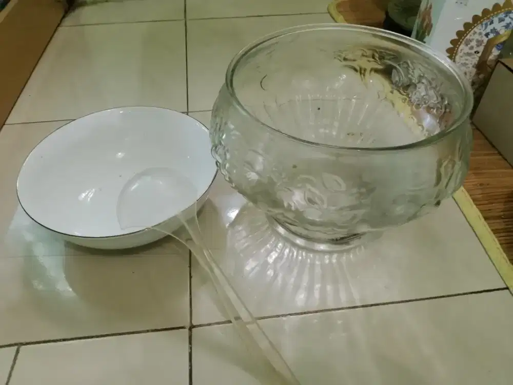 mangkuk ukuran besar dan kecil