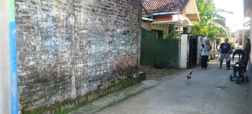 PEKARANGAN SHM SELATAN KAMPUS UPY DALAM RING ROAD MOBIL LELUASA MASUK