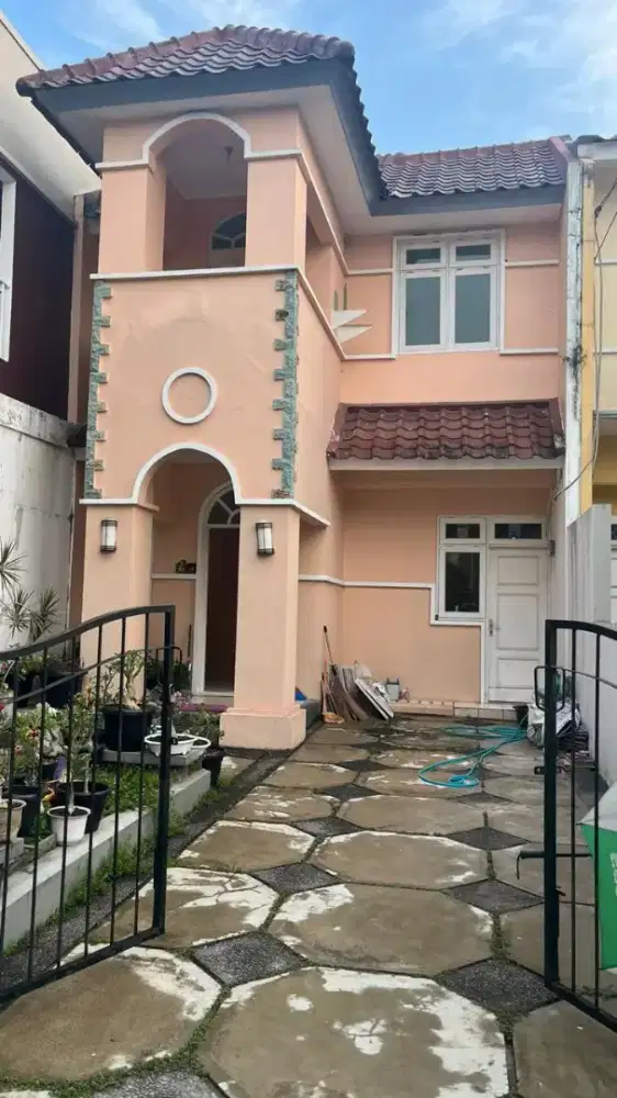 Dijual/disewakan rumah di perum telaga kahuripan bukit indra prasta