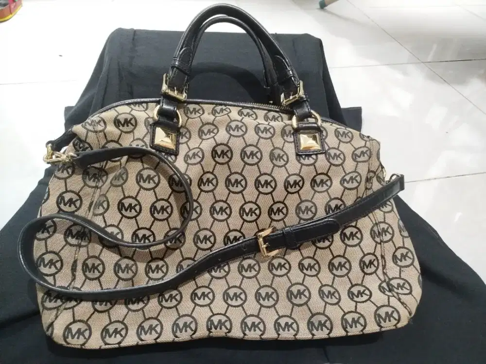 Tas Michael Kors Monogram