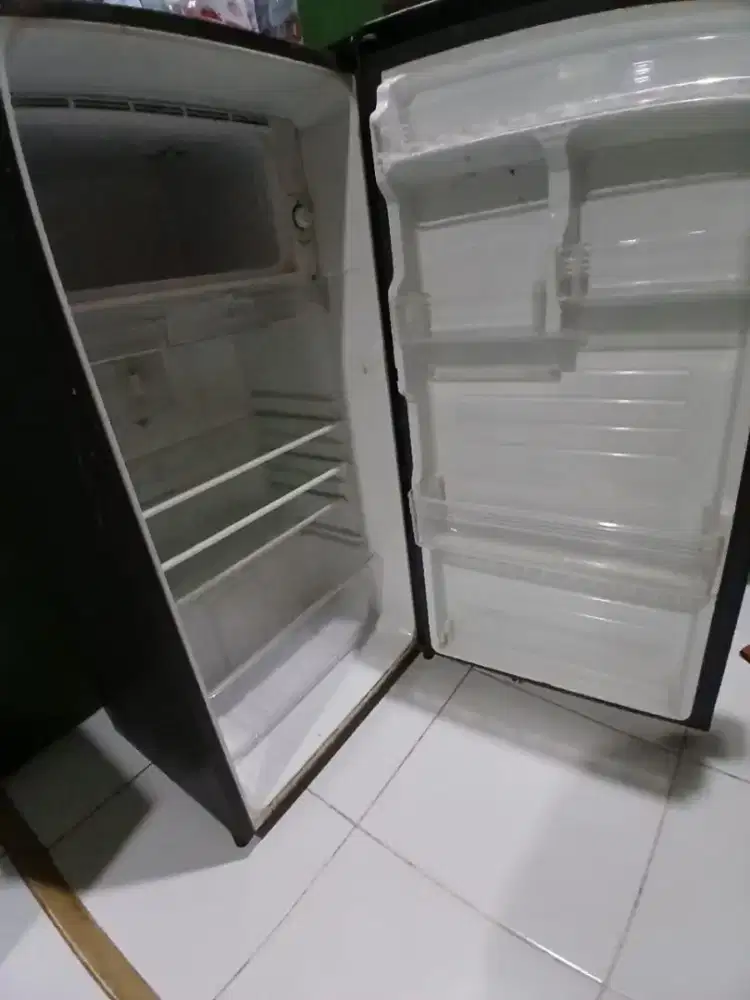 Kulkas Toshiba Glacio