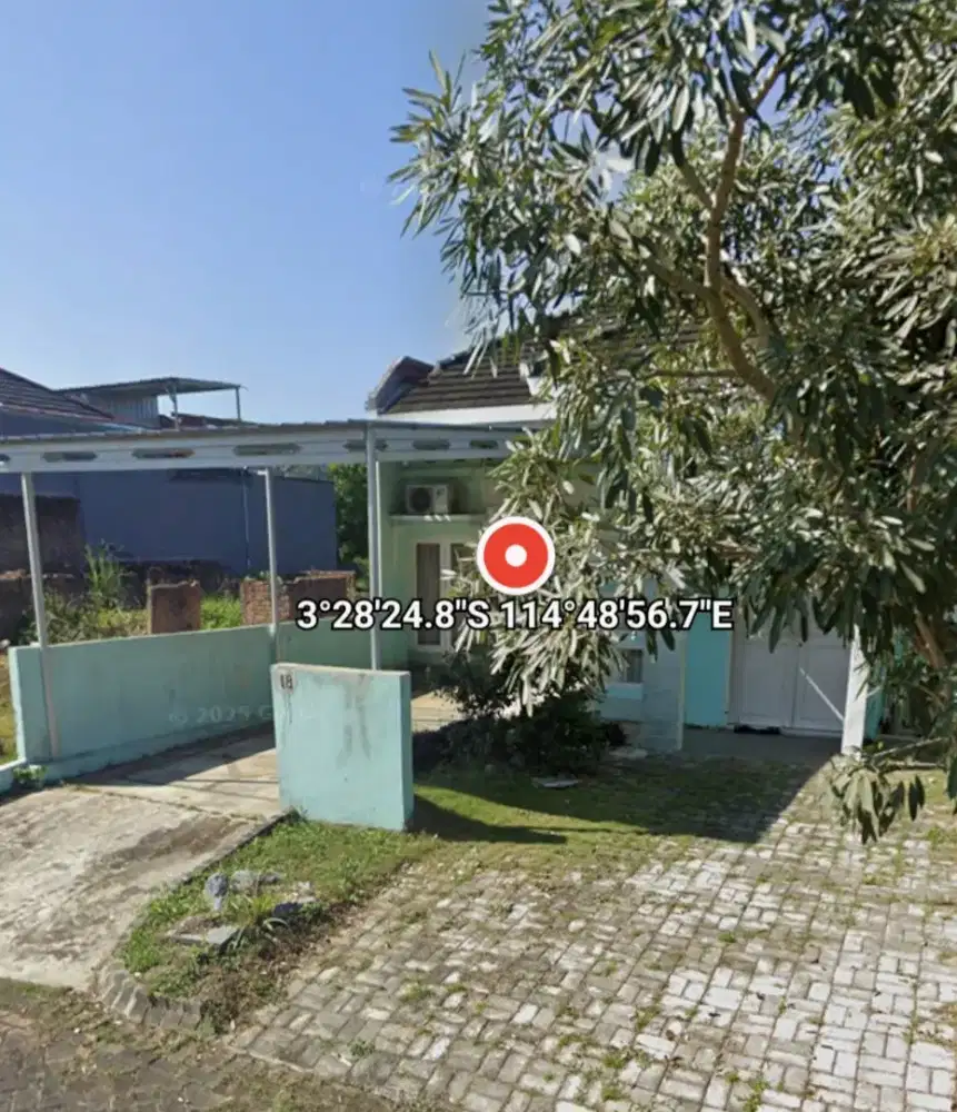 Dijual rumah dan isinya