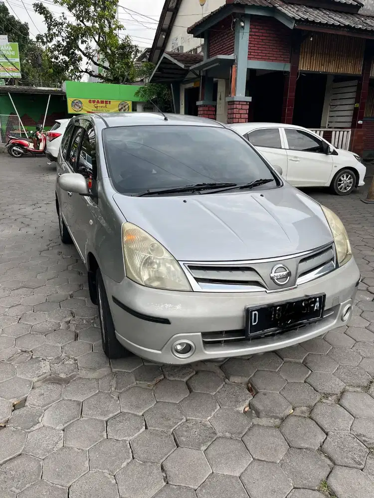 Jual Nissan Grand Livina 1.5 XV M/T