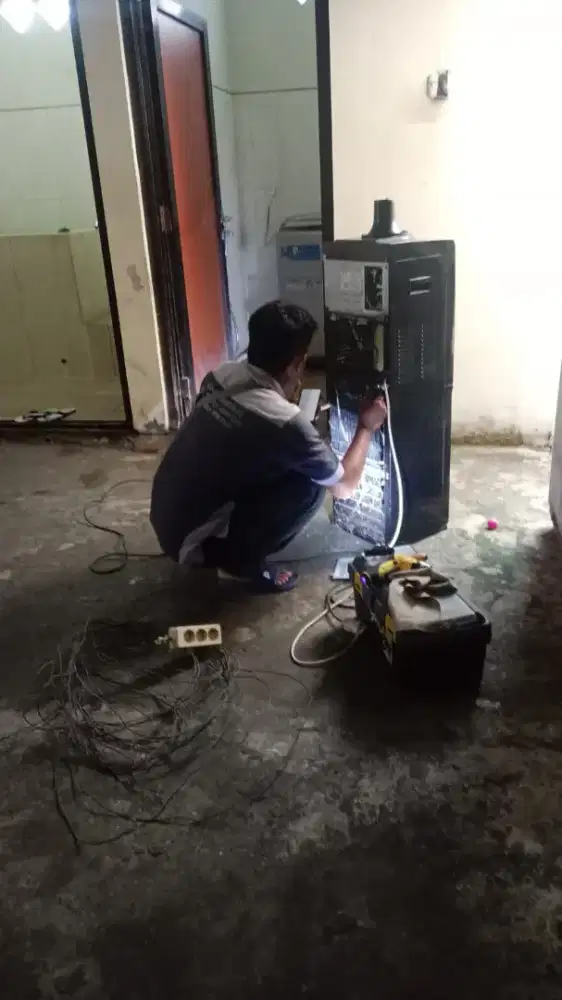 SERVICE AC MESIN CUCI DISPENSER WATER HEATER KULKAS DLL BERGARANSI