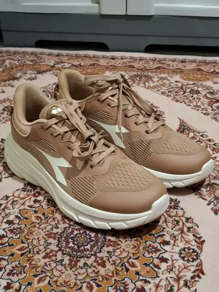 Sepatu Diadora Piko Mens Cokelat Nomor 44 Like New