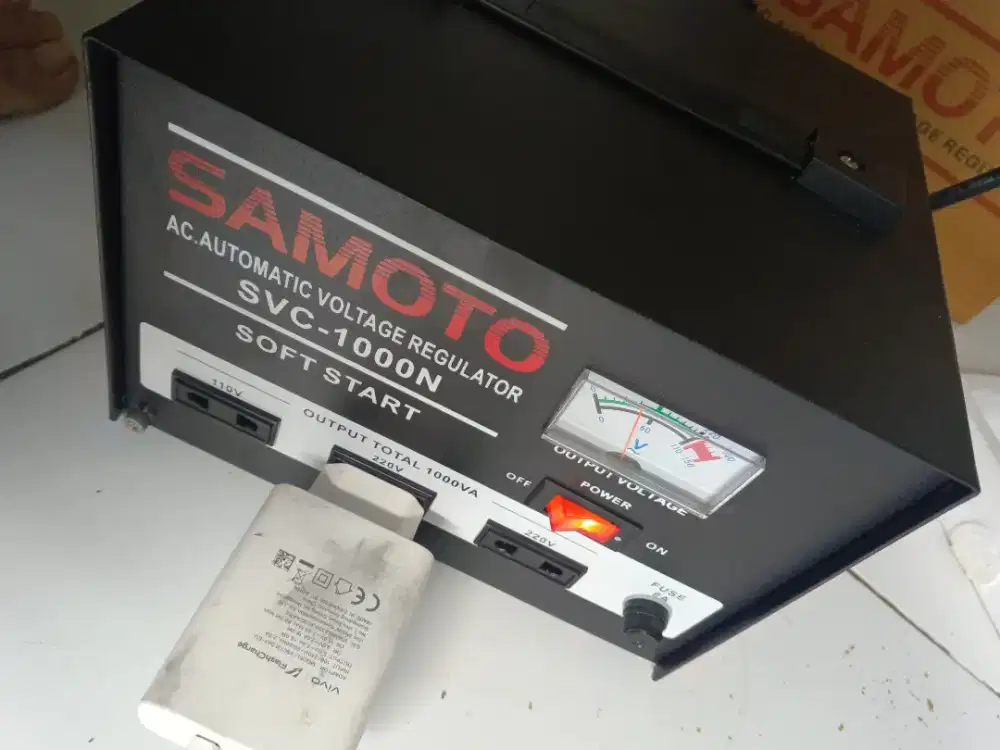Stabilizer voltage regulator  Samoto  1000 N