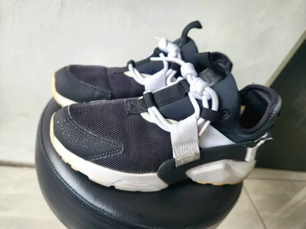 Walking shoes Anak Cewek Cowok, sepatu sekolah Blackwhite 36.5cm