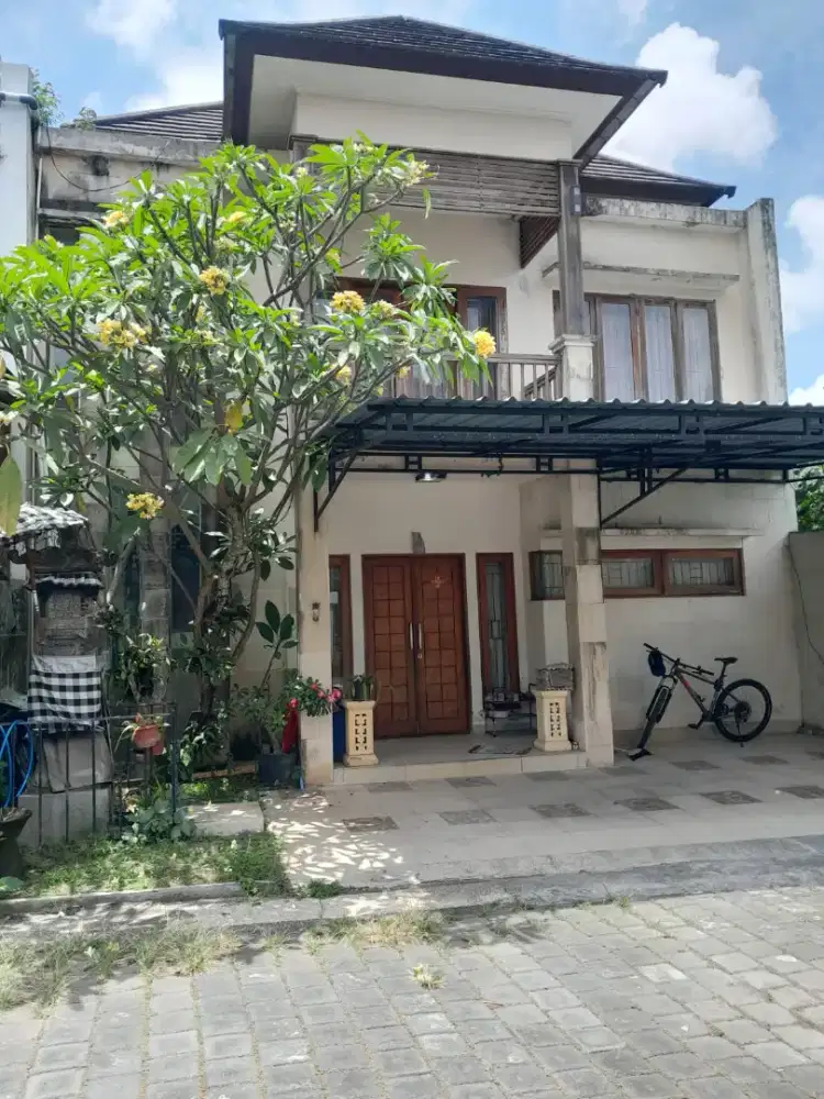Jual rumah lantai 2 di Gn Talang Mahendradatta Denpasar Bali