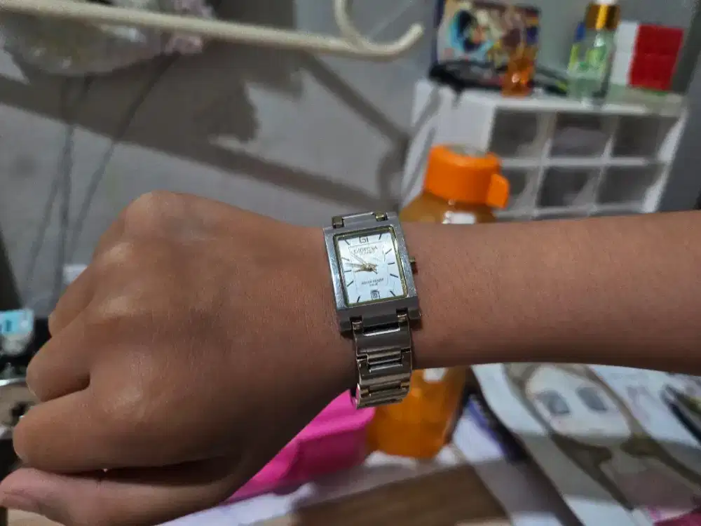 Jual jam bekas tapi antik